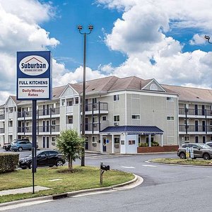 Suburban Extended Stay SE hotel in Charlotte, NC