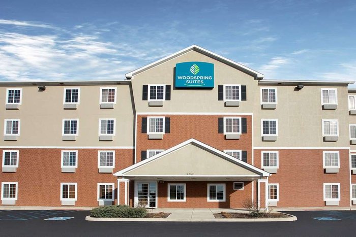 hotels in fort wayne indiana near airport