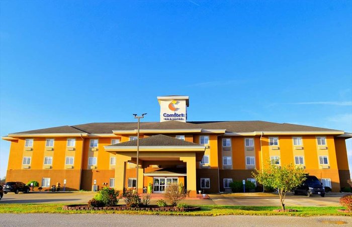 COMFORT INN & SUITES - Updated 2024 Prices & Hotel Reviews (Greenville, IL)