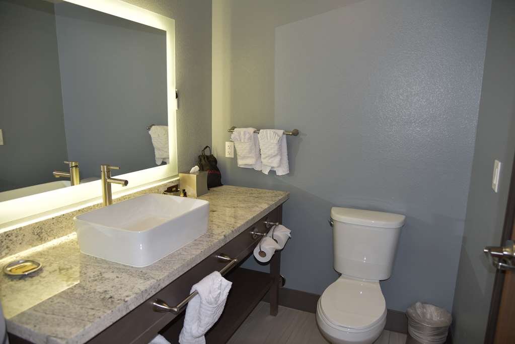 Hotel photo 2 of Best Western Plus Las Vegas West.