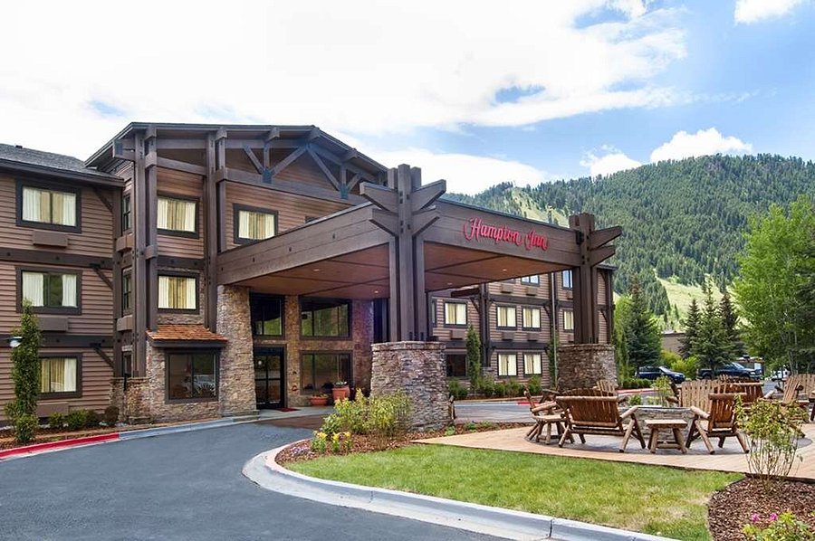 motels in jackson hole        <h3 class=