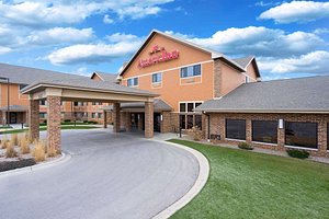 AmericInn by Wyndham Green Bay East in Green Bay, image may contain: Hotel, Building, Inn, Outdoors
