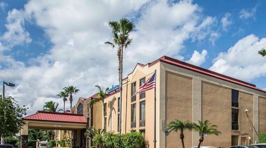 Comfort Inn & Suites Lantana - West Palm Beach South hotel in Lantana, FL