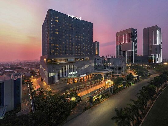 Swissôtel Jakarta PIK Avenue, hotell i Jakarta