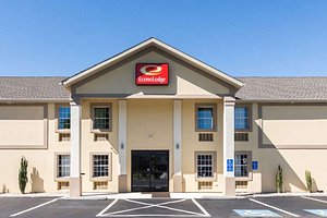Econo Lodge Harrisburg Southwest Of Hershey Area in Harrisburg, image may contain: Hotel, Building, Architecture, Inn
