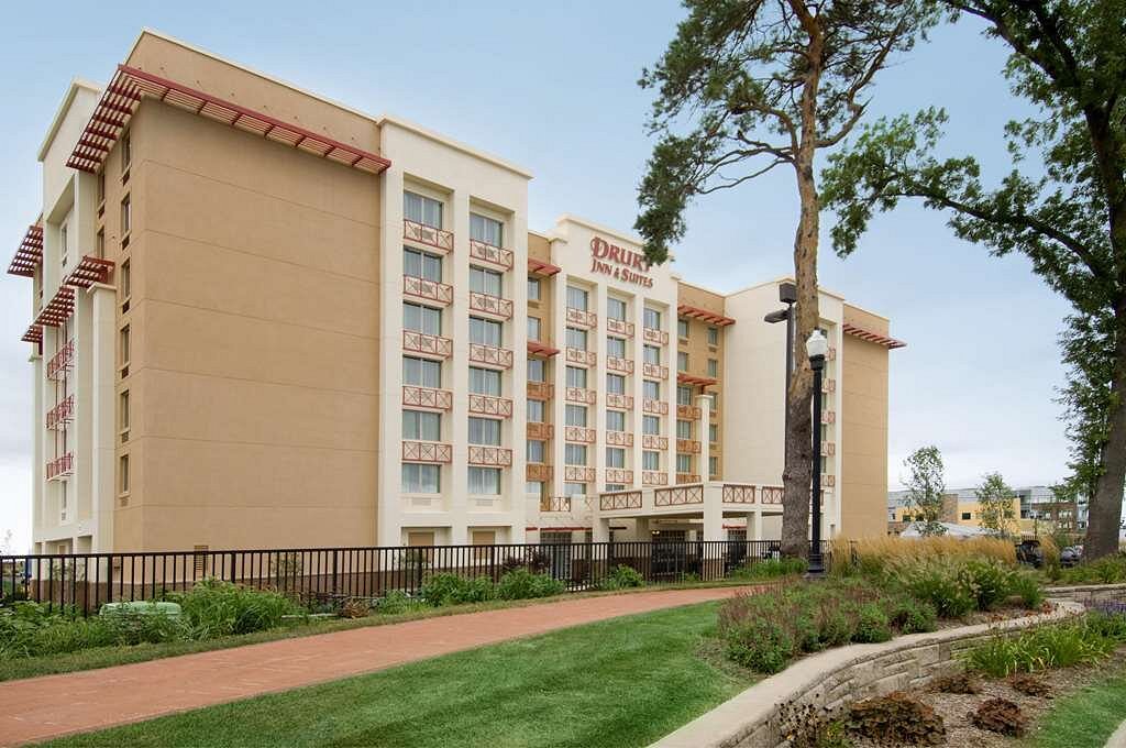 Sheraton West Des Moines Hotel in Des Moines: Find Hotel Reviews, Rooms,  and Prices on