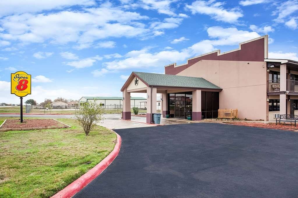 SUPER 8 BY WYNDHAM GIDDINGS Motel (TX): Prezzi 2023 e recensioni