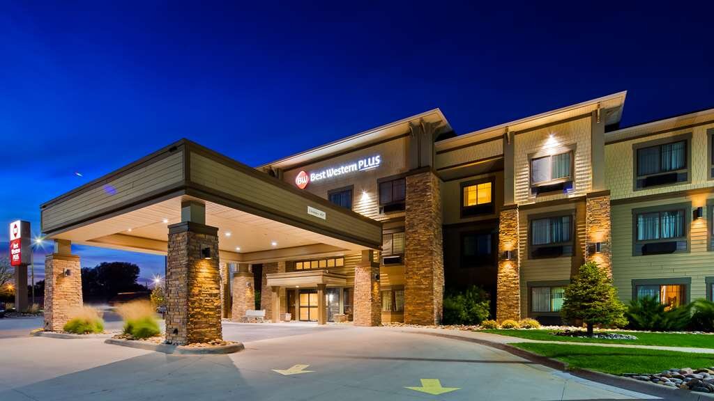 BEST WESTERN PLUS GRAND ISLAND INN & SUITES $111 ($̶1̶2̶3̶) - Updated ...