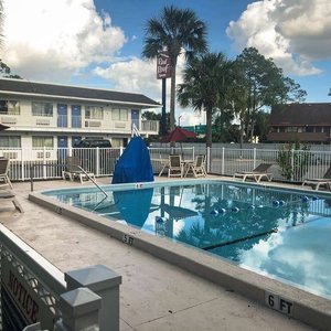 m pool