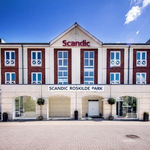 Hotel Front and Entrance
