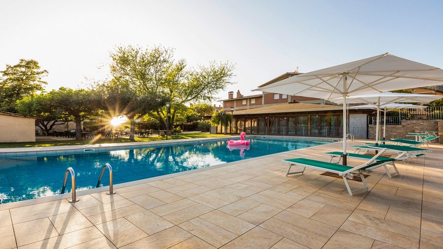 Super pool