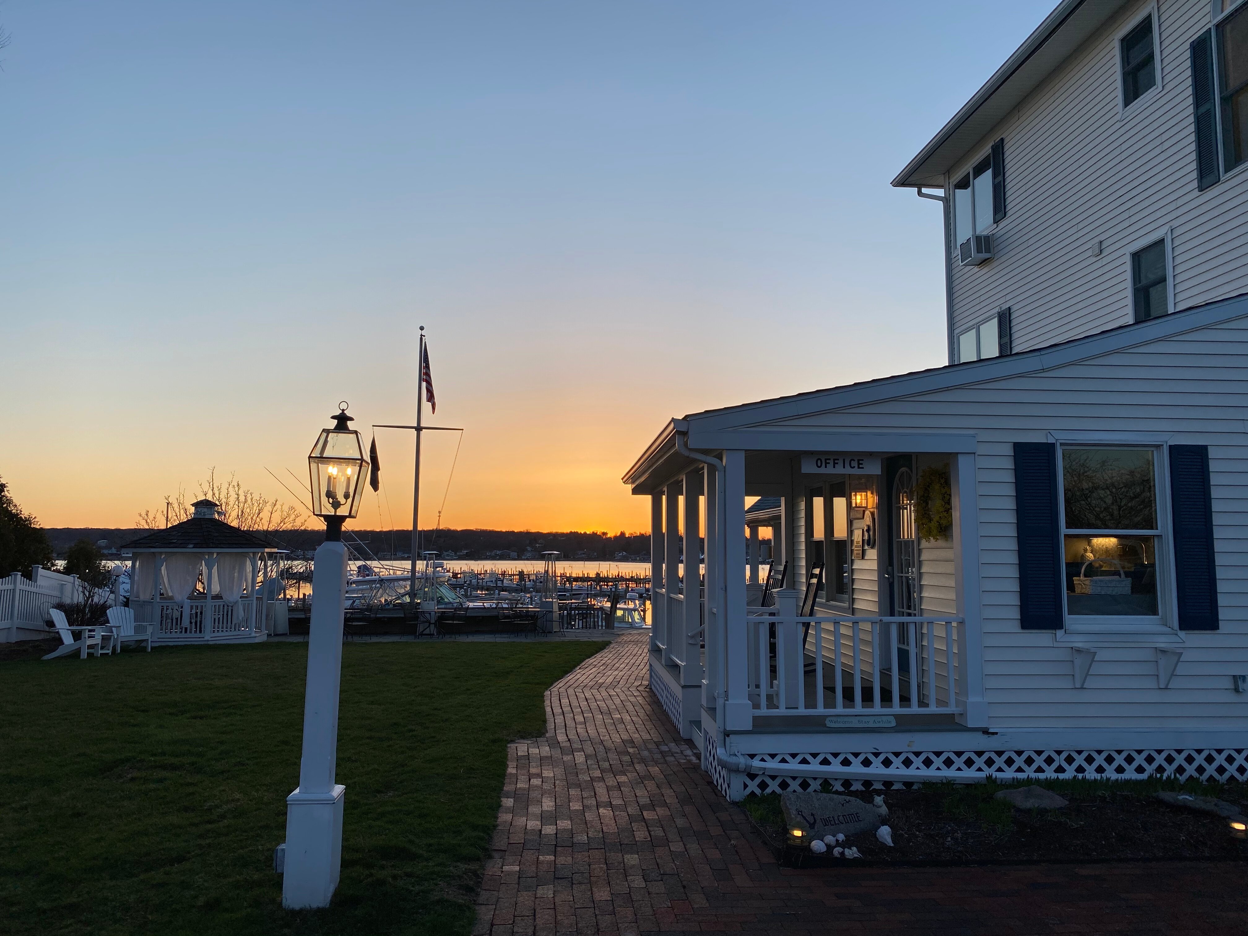 INN AT HARBOR HILL MARINA - Updated 2024 Prices & B&B Reviews (Niantic, CT)