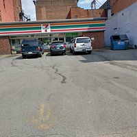 7 eleven downtown Wheeling