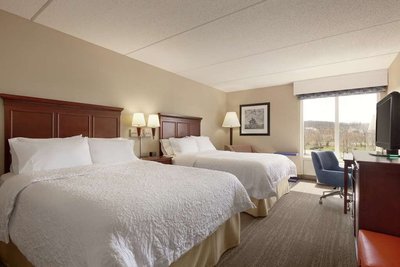 Hotel photo 5 of Hampton Inn Dulles-Cascades.