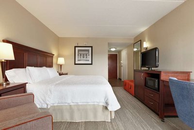 Hotel photo 7 of Hampton Inn Dulles-Cascades.