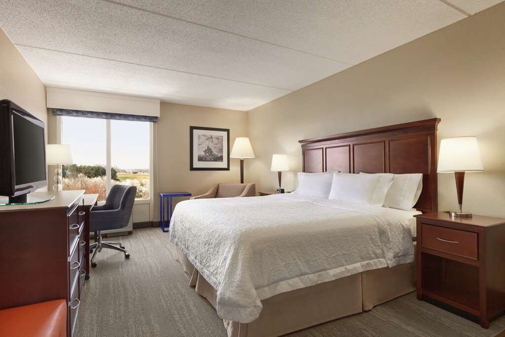 Hotel photo 24 of Hampton Inn Dulles-Cascades.