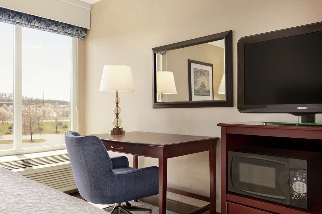 Hotel photo 13 of Hampton Inn Dulles-Cascades.