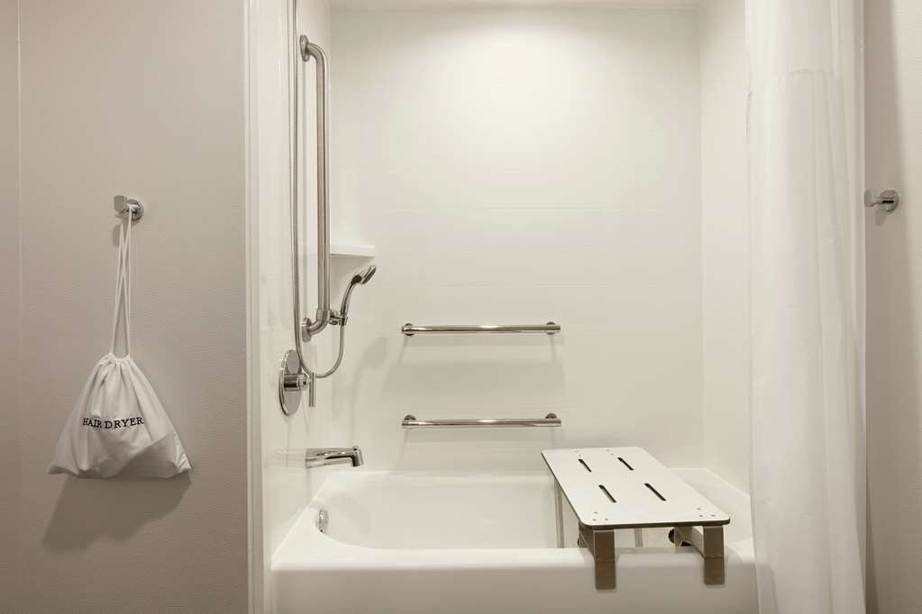 Hotel photo 37 of Hampton Inn Dulles-Cascades.