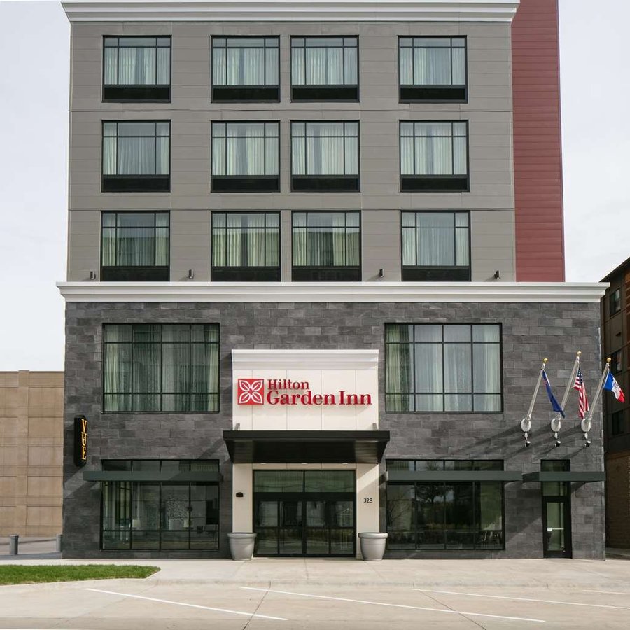 Hilton Garden Inn Iowa City Downtown University 125 1 7 1 Updated 2021 Prices Hotel Reviews Tripadvisor