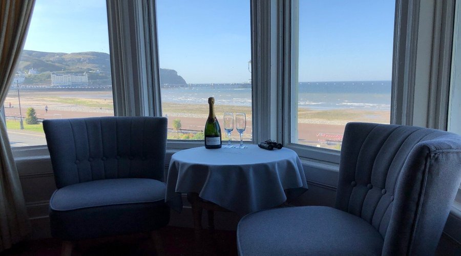 View from Swn Y Mor Hotel Premier Room with Sea View and Bay Window