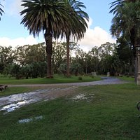 Entrada y Jardín (en día de lluvia)