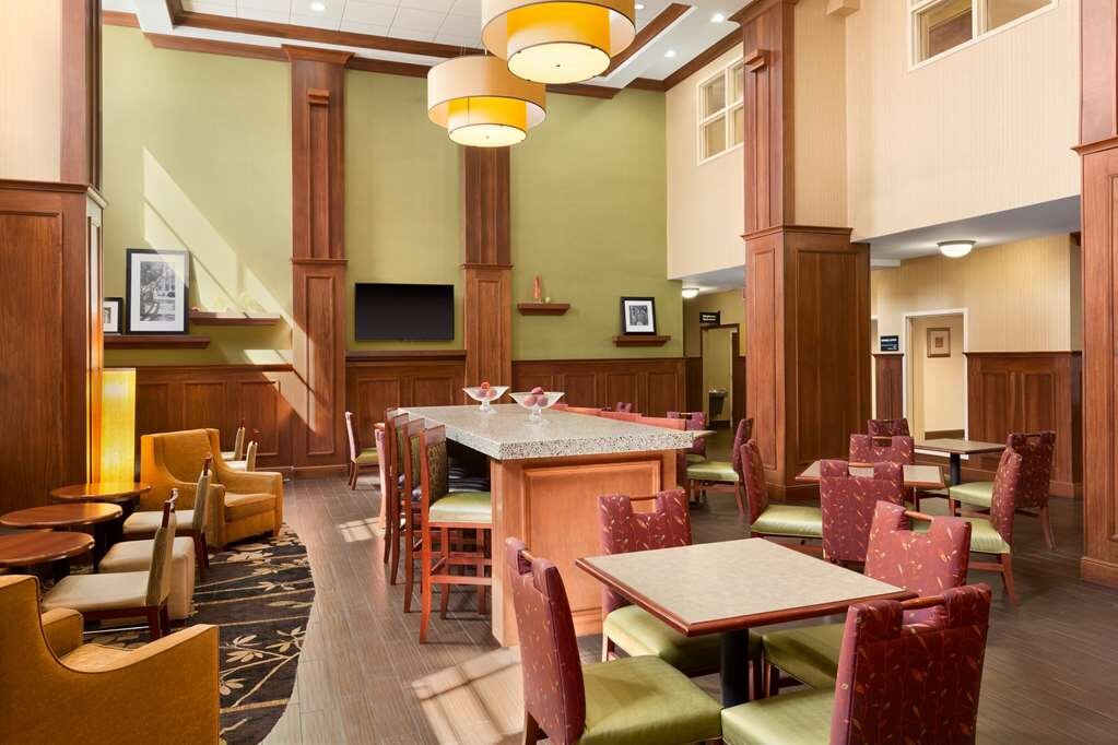 Hotel photo 6 of Hampton Inn & Suites Williamsburg Historic District.