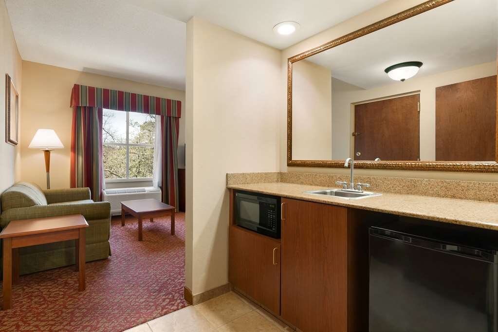 Hotel photo 27 of Hampton Inn & Suites Williamsburg Historic District.