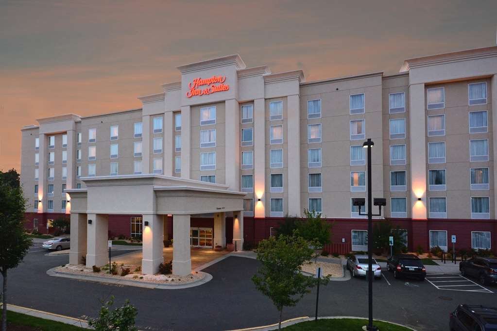 HAMPTON INN & SUITES DURHAM NORTH I-85 $131 ($̶1̶5̶9̶) - Updated 2022 ...