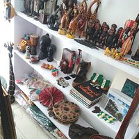 The very many local Arts & Crafts items available at Henrimoweta African Art Center.