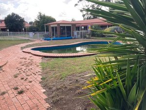 Pool & Beach