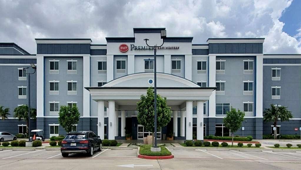 Best Western Premier Ashton Suites-Willowbrook, hotel em Houston