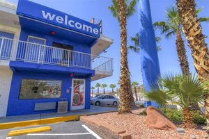 Motel 6 Las Vegas - I- 15 Stadium in Las Vegas, image may contain: Hotel, City, Villa, Tree