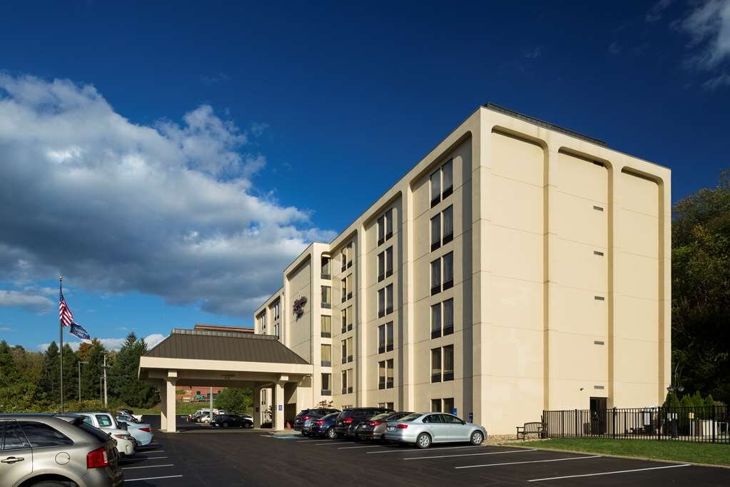 Hotel photo 42 of Hampton Inn Pittsburgh / Greentree.