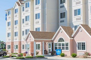 Microtel Inn & Suites by Wyndham Harrisonburg in Harrisonburg, image may contain: Condo, City, Neighborhood, Urban