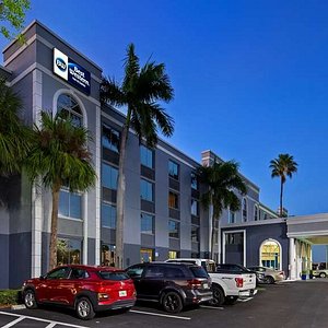 Best Western Fort Myers Inn & Suites in Fort Myers, image may contain: Hotel, Office Building, City, Inn