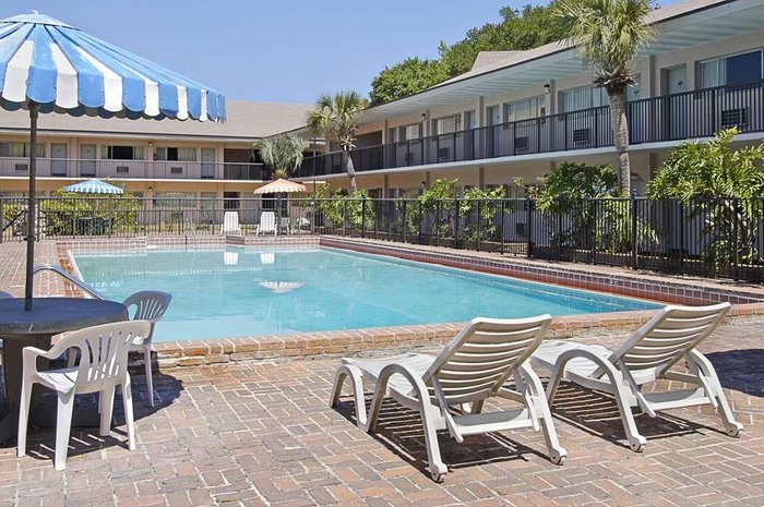 DAYS INN BY WYNDHAM GAINESVILLE UNIVERSITY $60 ($̶9̶3̶) - Prices ...