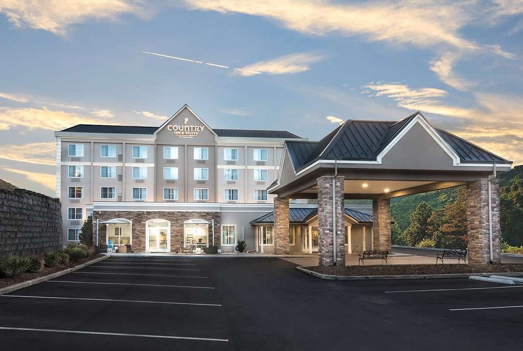 Country Inn &amp; Suites by Radisson, Asheville Downtown Tunnel Road, NC, hotel em Asheville