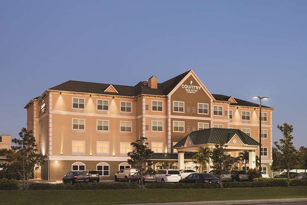 位于坦帕的Country Inn &amp; Suites by Radisson, Tampa Airport North, FL