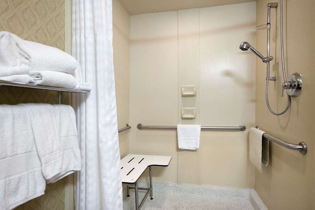 Hotel photo 37 of Embassy Suites by Hilton Lincoln.