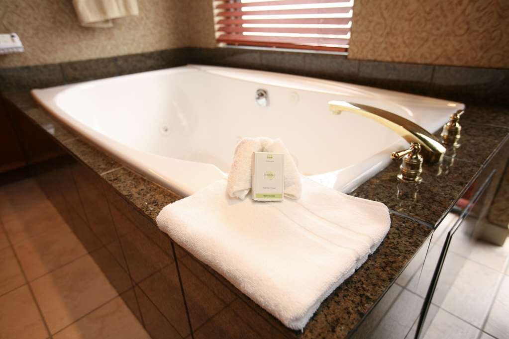 Hotel photo 3 of Embassy Suites by Hilton Lincoln.