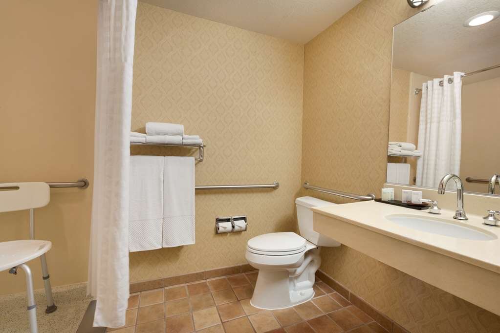 Hotel photo 46 of Embassy Suites by Hilton Lincoln.