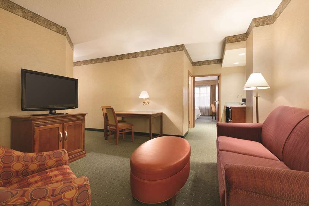 Hotel photo 6 of Embassy Suites by Hilton Lincoln.