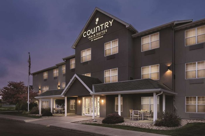 COUNTRY INN & SUITES BY RADISSON, WATERLOO, IA $82 ($̶9̶9̶) - Updated ...