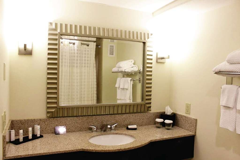 Hotel photo 2 of Embassy Suites by Hilton Laredo.