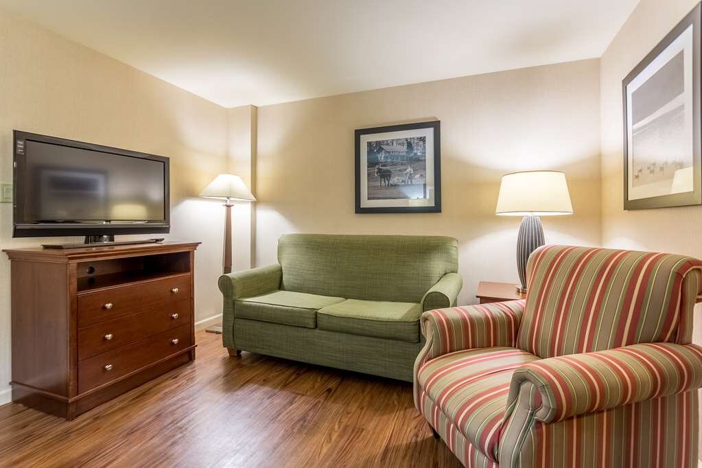 Hotel photo 13 of Country Inn & Suites by Radisson, Knoxville at Cedar Bluff, TN.