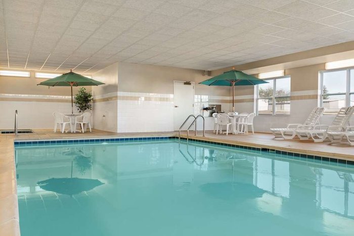 COUNTRY INN & SUITES BY RADISSON, PEORIA NORTH, IL - Updated 2024 ...