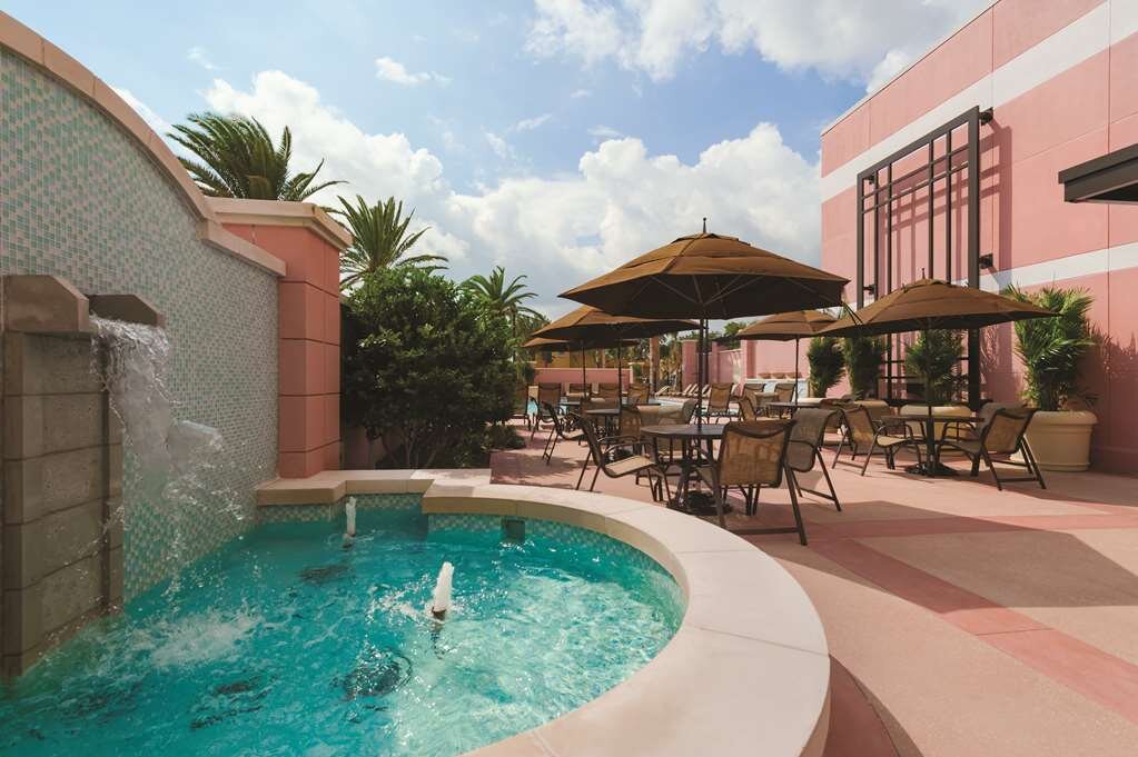 Hotel photo 15 of Embassy Suites by Hilton Orlando Lake Buena Vista South.