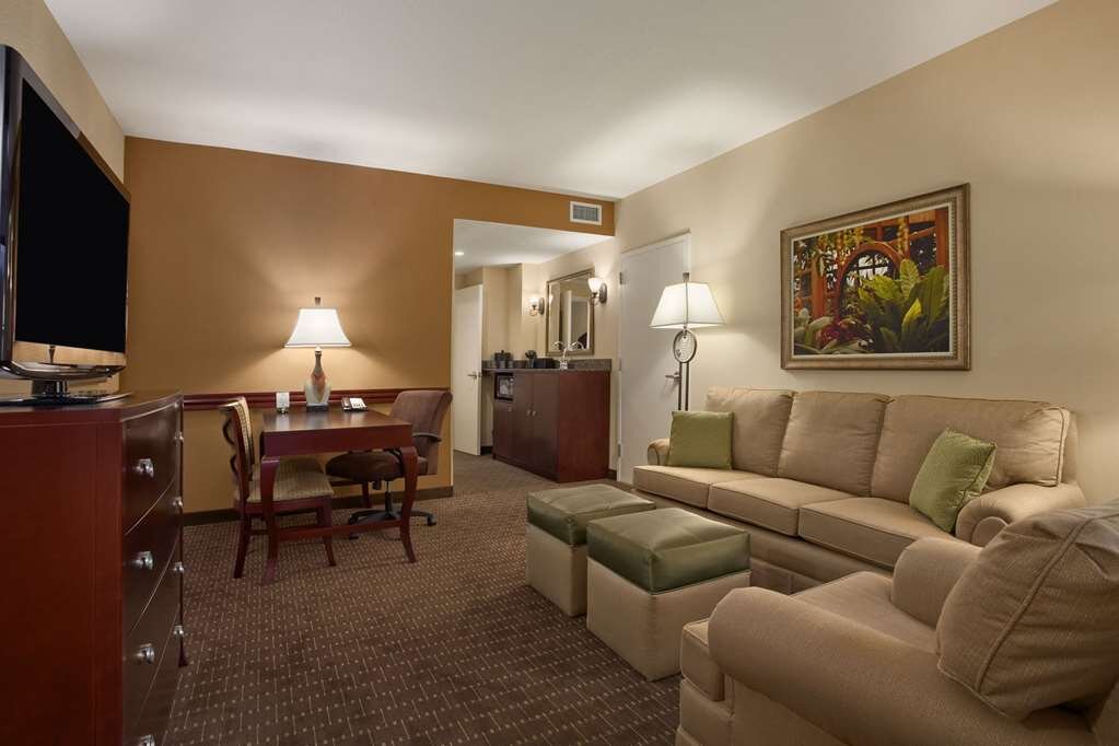 Hotel photo 13 of Embassy Suites by Hilton Orlando Lake Buena Vista South.