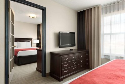 Hotel photo 23 of Country Inn & Suites by Radisson, Kansas City at Village West, KS.