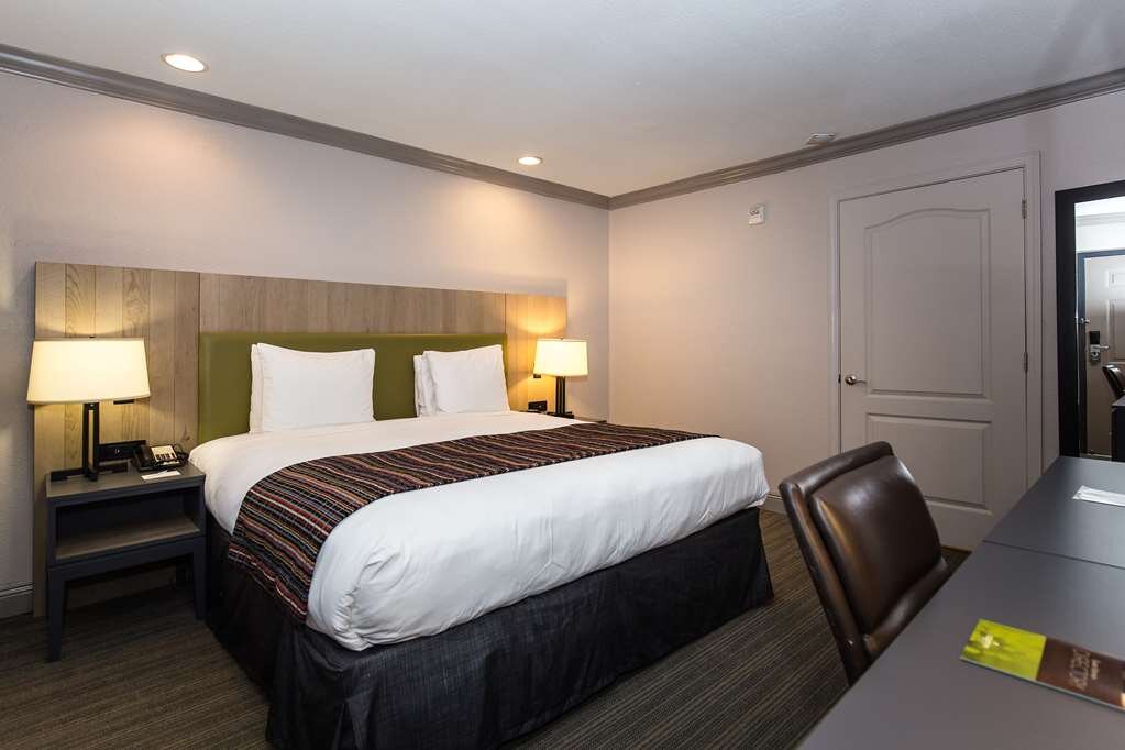 Hotel photo 25 of Country Inn & Suites by Radisson, Metairie (New Orleans), LA.